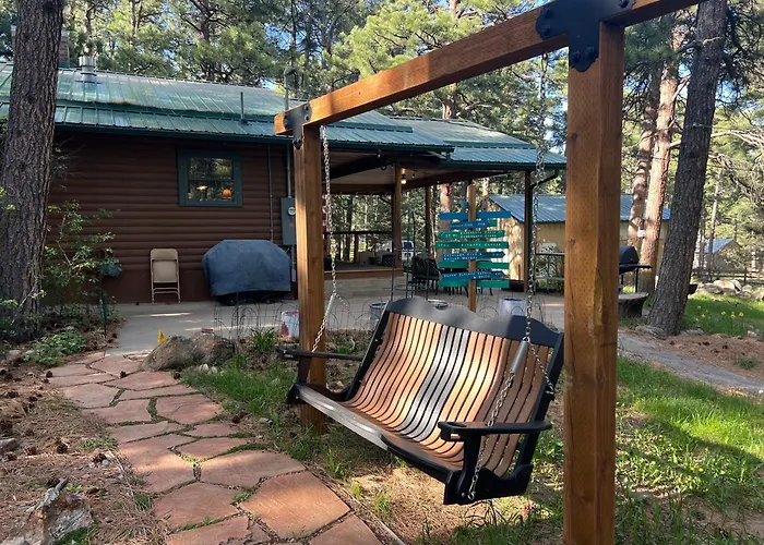 Cabin On The Creek With Fireplace, Game Room, And Firepit