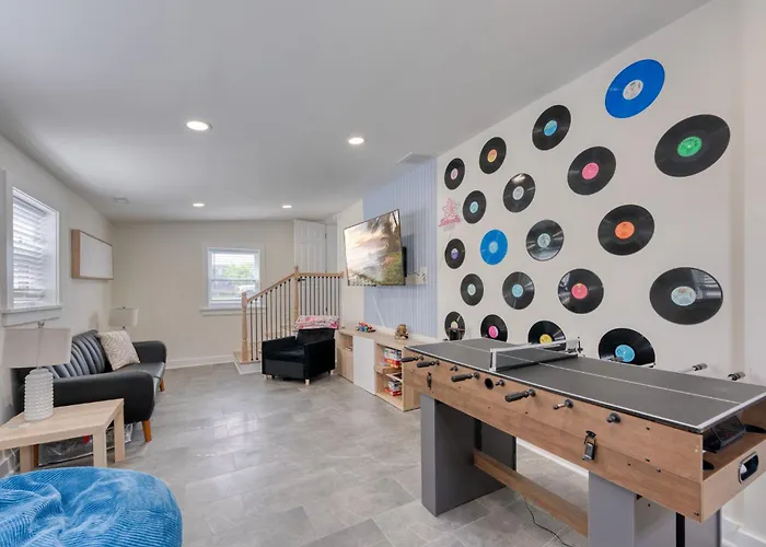 Downtown Pet Friendly Cool Game Room