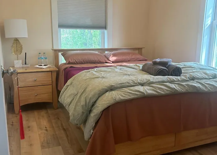 Roberts Lake House Room #3