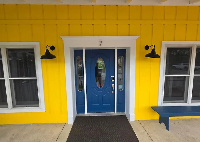 1878 Riverrun - Self-Serve Breakfast, Self Check-In, Wifi, Trail And River Access-No Staff On-Site