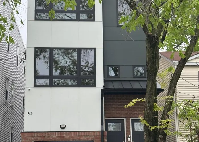 Cozy 3Br Retreat With Rooftop Near Ewr & Nyc Access