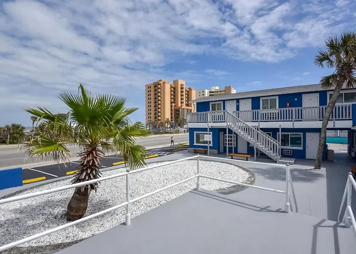 Breathtaking King Suite #9 Steps To Daytona Beach