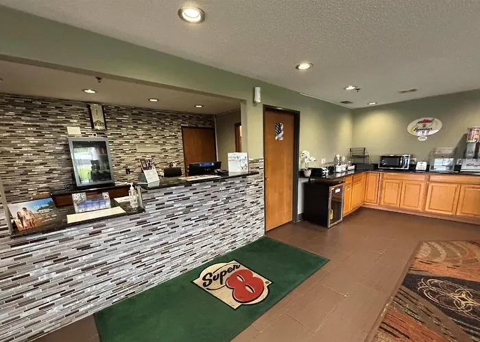 Super 8 By Wyndham Paris Il
