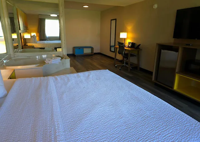 Days Inn And Suites By Wyndham Port Huron