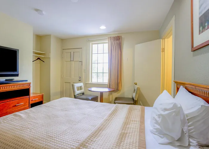 Budget Inn By Oyo Natural Bridge I-81