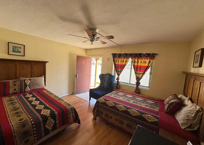 Apache Motel