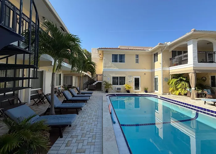 Beach Aqualina Apartments
