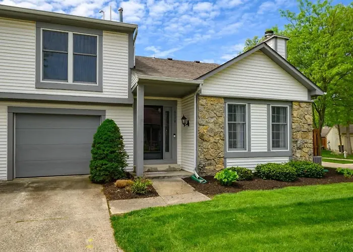 Quiet 2-Bedroom Condo With Garage And Fast Wi-Fi