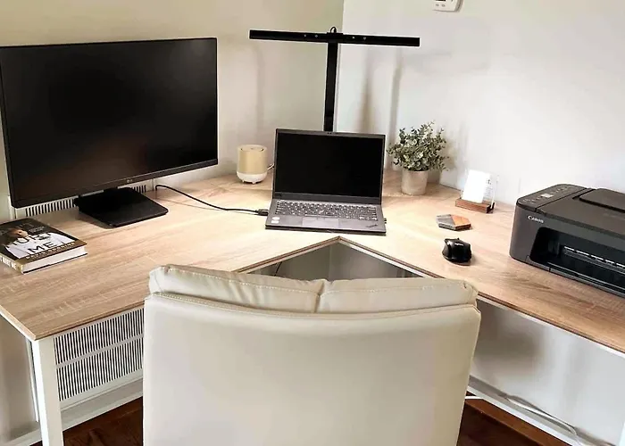 Quiet 2-Bedroom Condo With Garage And Fast Wi-Fi