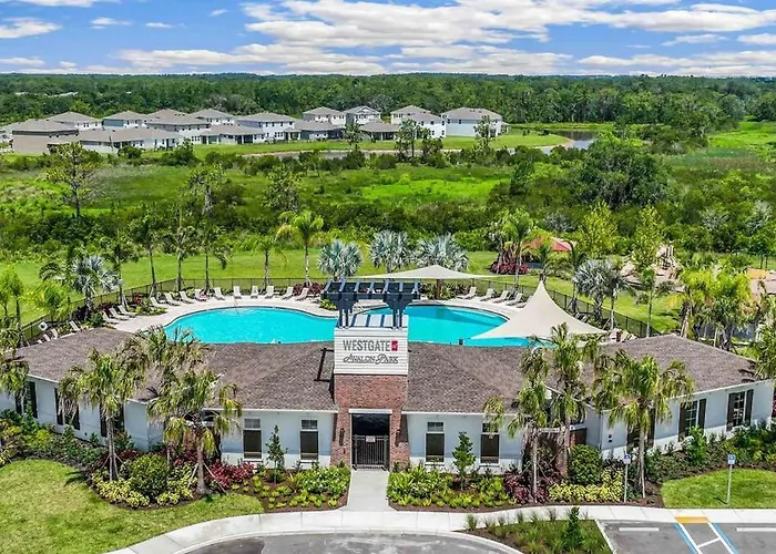 Family Retreat Near Tampa, Orlando & Beaches