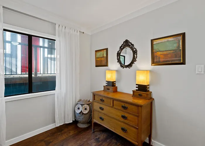 Lakefront, Private Dock, Ensuite-Unit, King Bed, Free Ev Charger, Boat Friendly