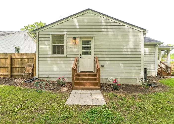 Bungalow Off Floyd St In The Heart Of Covington Bungalow