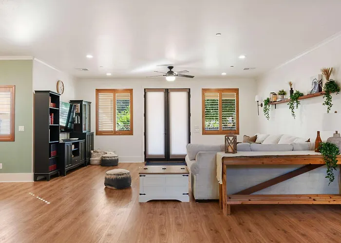 Luxury Escondido Family Oasis With Hot Tub