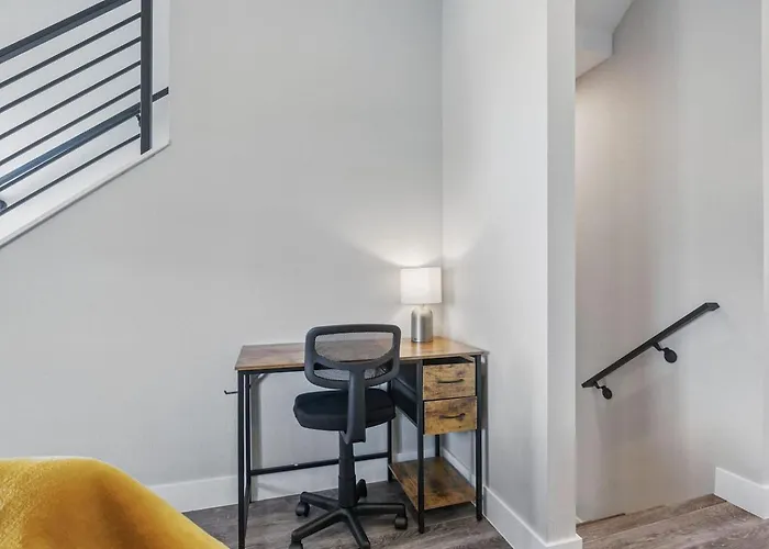 3Br W King Bed, Sauna, Parking-6 Min To Olde Town