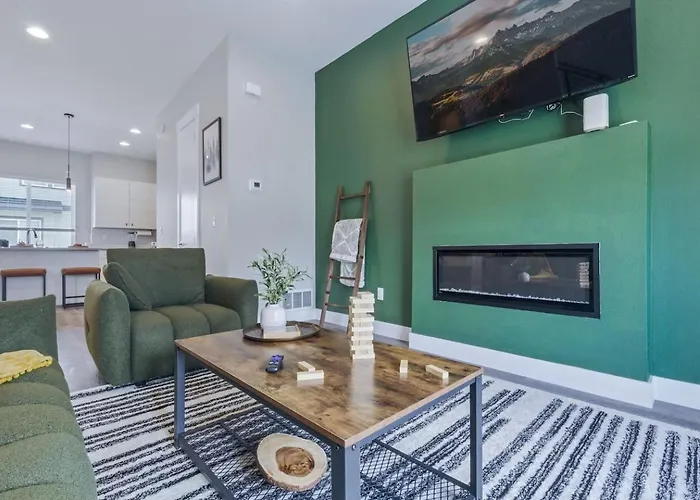 3Br W King Bed, Sauna, Parking-6 Min To Olde Town