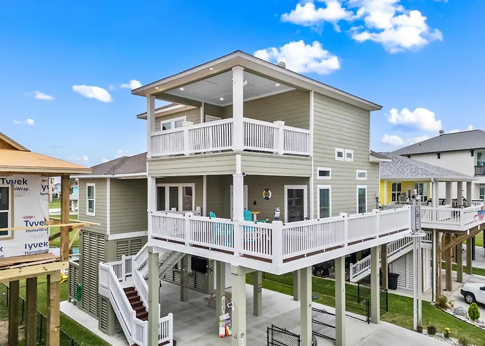 Relax And Sea New Luxury Canal-View Escape Gated Community Firepit And Decks