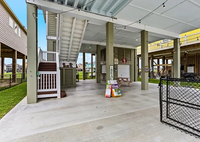 Relax And Sea New Luxury Canal-View Escape Gated Community Firepit And Decks