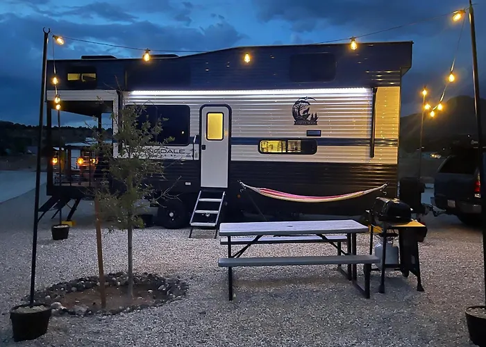 Tiny Home Lodge Near Zion And Bryce National Parks Hot Tub Coyote Moon