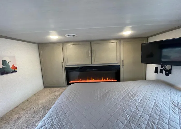 Tiny Home Lodge Near Zion And Bryce National Parks Hot Tub Coyote Moon