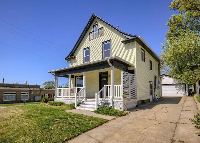New 5Bd Near Unl & Dt | Poker Table & Games