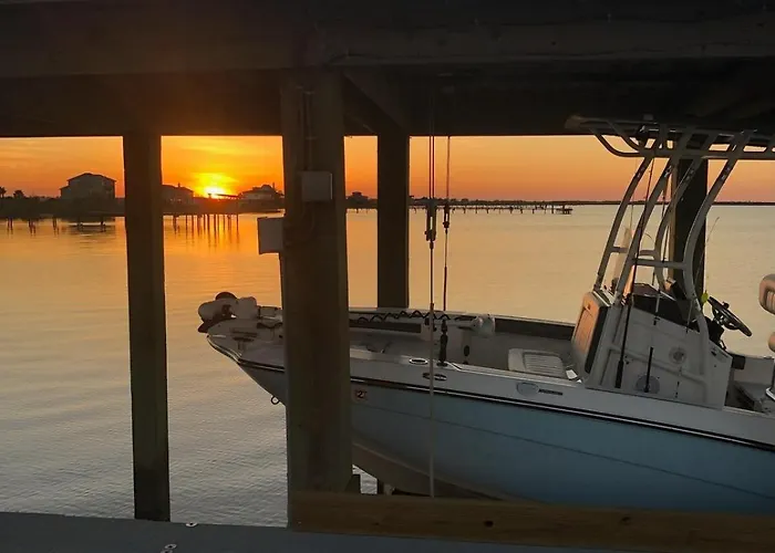 Waterfront Private Pier Pleasure Island Lake House