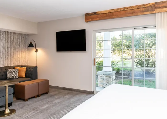 Cherry Valley Hotel