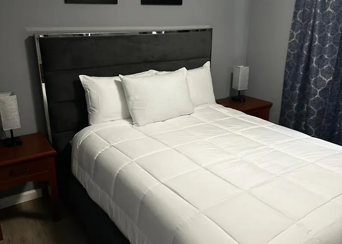 Atlantic Breeze Motel & Apartments