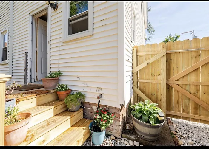 2 Bedroom Garden Apt Pets Welcome