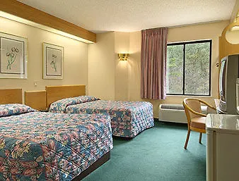 Howard Johnson Inn Ocean Springs