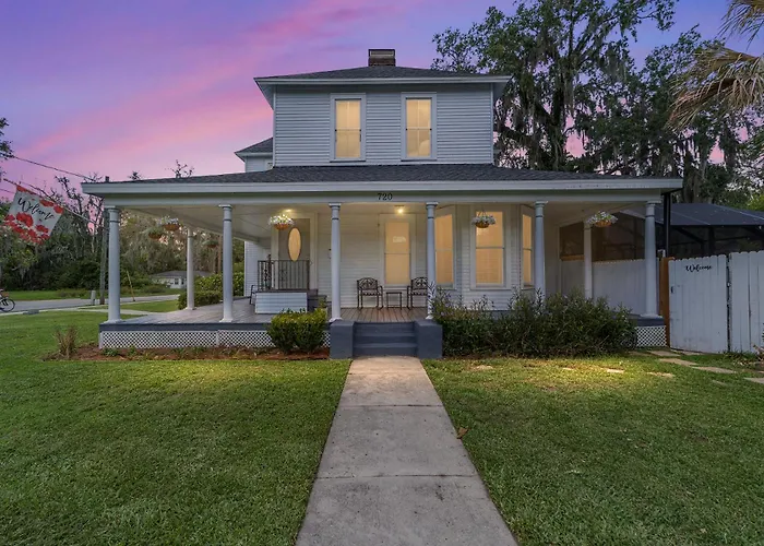 Martin House | Historic Suite With Pool Downtown