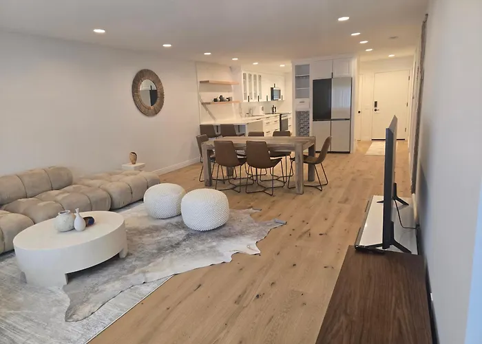 New 2Bd Majestic Gateway In Glendale
