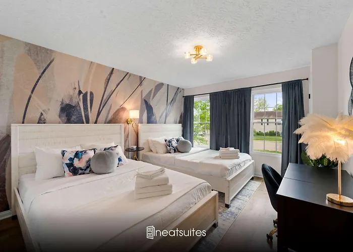 2 Bedroom 1 & Half Bath Retreat, Sleeps 7, Only 3 Miles To Ark!