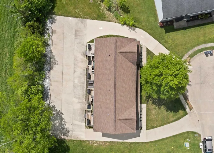 4 Apartments 10 Bedrooms - 2 And A Half Miles From Ark