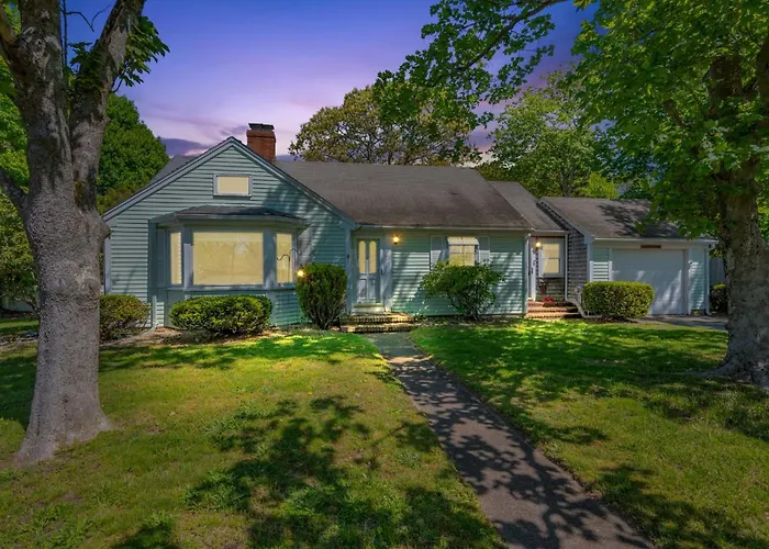 Family Pet-Friendly Cape Escape Near Beach