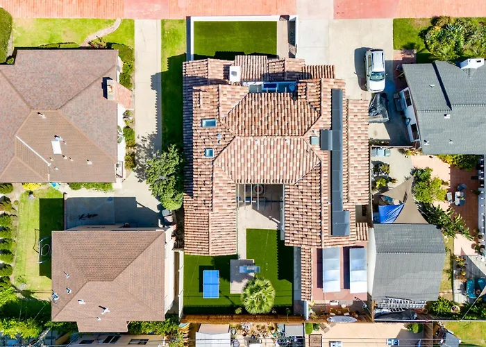 Inviting 3Br Space With Firepit