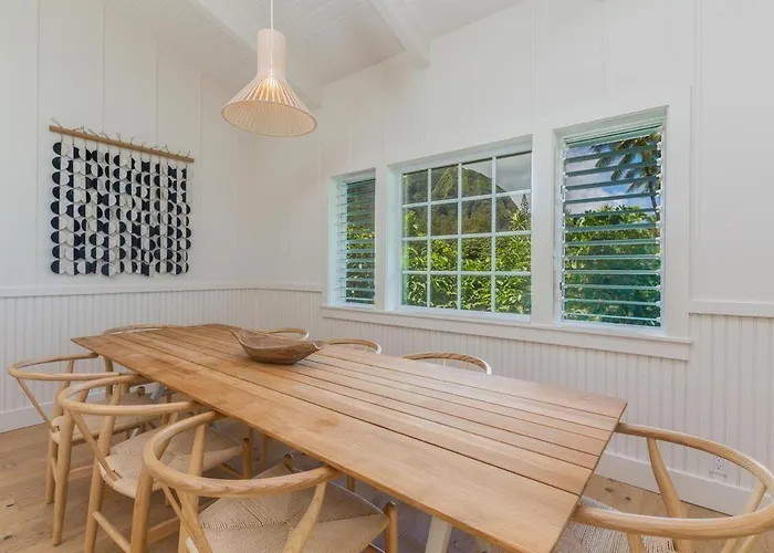 Haena Modern Beachfront Sleeps 12