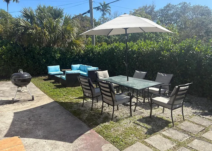 Miami Coliving Shared House For Professionals