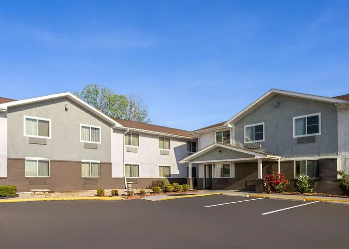Super 8 By Wyndham South Boston Va
