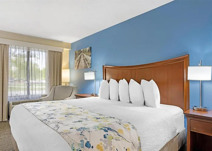 Best Western Inn & Suites Monroe