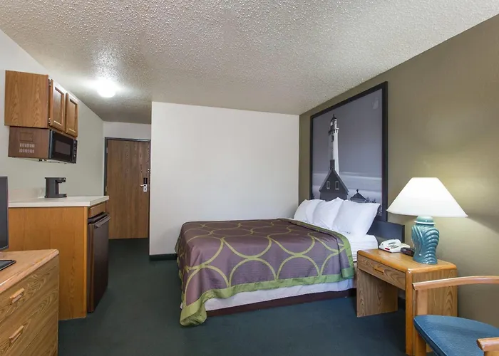 Super 8 By Wyndham Houghton Lake