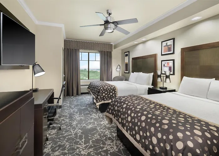 Best Western Premier Crown Chase Inn & Suites