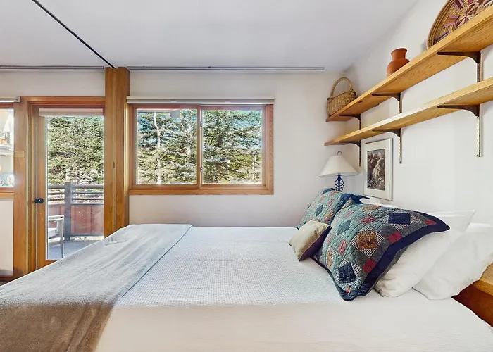 Cozy Slopeside Condo