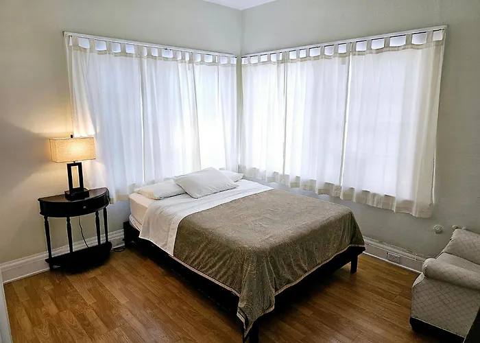 Orange Drive Hostel (Adults Only)