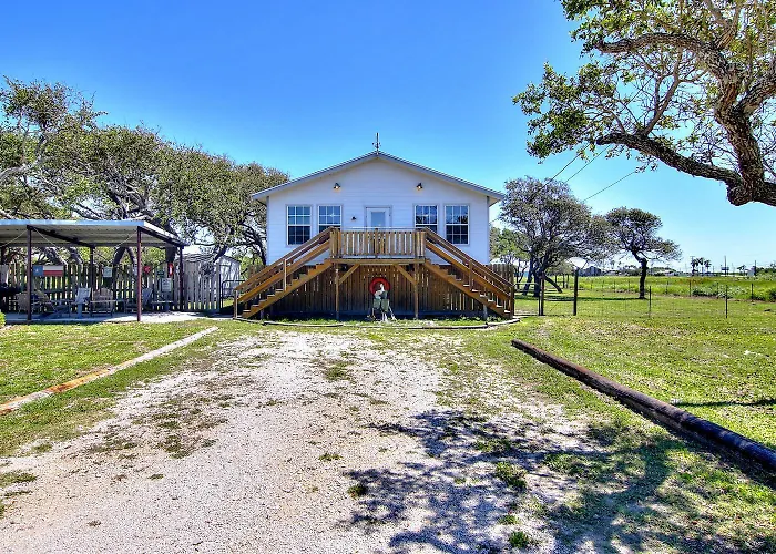 Fantasy Oaks Lodge