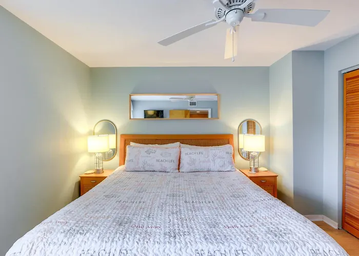Beach & Pool Access At Condo On Cedar Key!