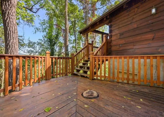 Do Not Disturb - Pigeon Forge Smoky Mountain Studio Cabin, Hot Tub, Fireplace