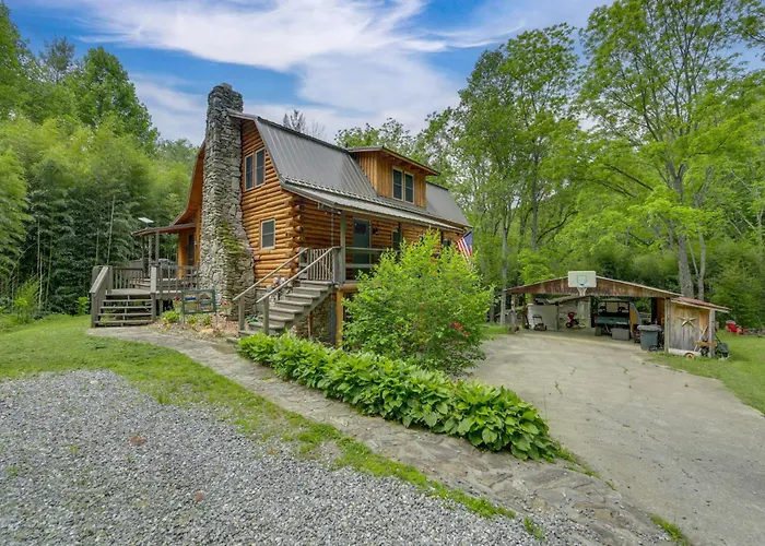 Hot Tub, Fire Pit: Waynesville Getaway Near Hiking