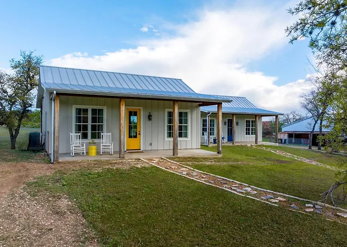 Sunflower Cottage With Hot Tub & Views