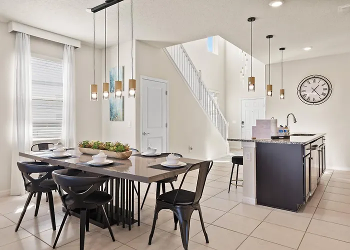 3787 Retreat 6Bd In Windsor Island Resort Location