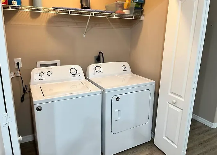 Quiet Snowbird Retreat Comfy Affordable